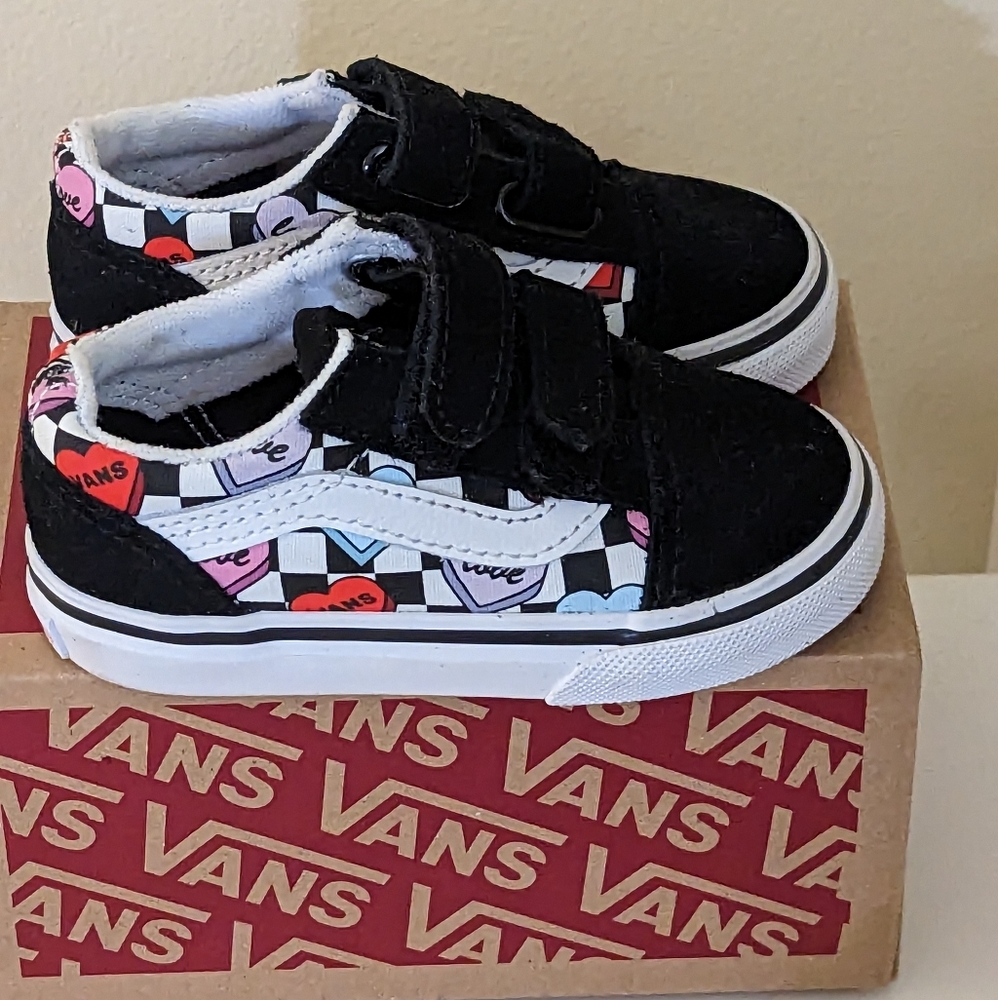 Vans sneakers !